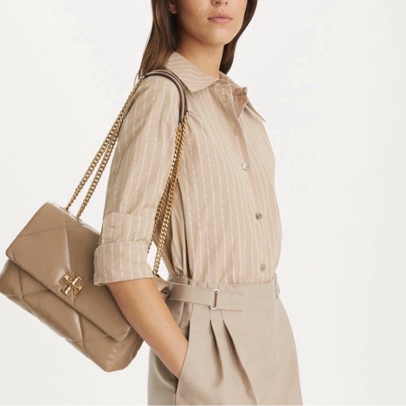 TORY BURCH
TAUPE OAK DIAMOND QUILT CONVERTIBLE SHOULDER CROSS BODY BAG NWT $575 main image 0
